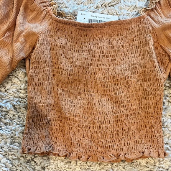 Illa Illa crop top.  New never worn. Perfect condition. Size Small. Nashville🎉 - Picture 4 of 5